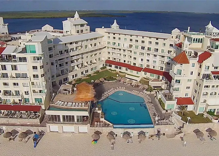 Hotels Close to Airport Bsea Cancun Plaza