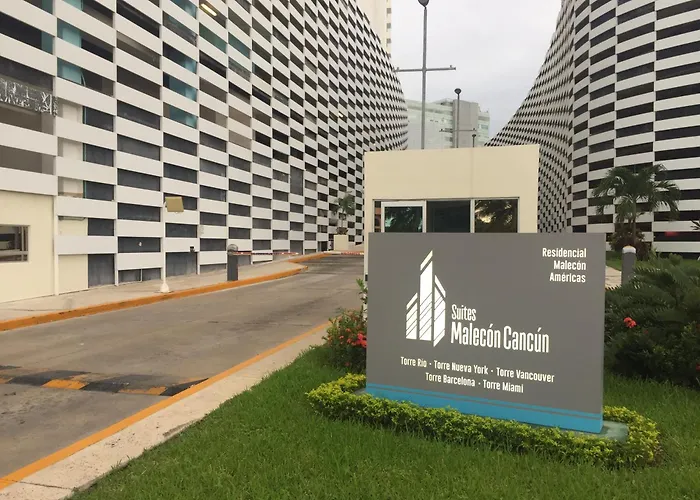 Romantic hotels Suites Malecon Cancun